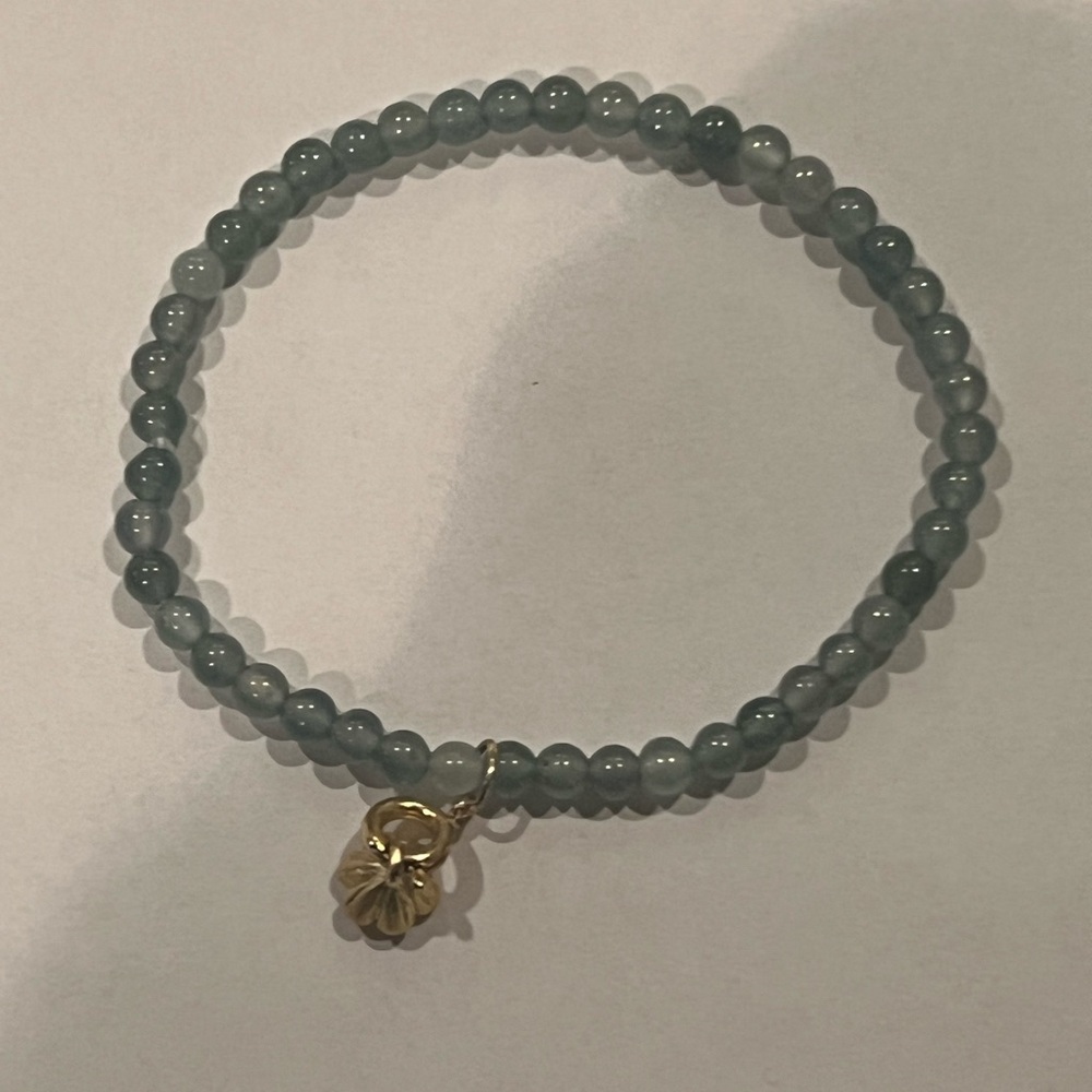 The Real Jade.Elegant Beaded Bracelet with Gold Charm. NWOT